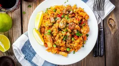 Heerlijk recept: snelle Spaanse paella met zeevruchten